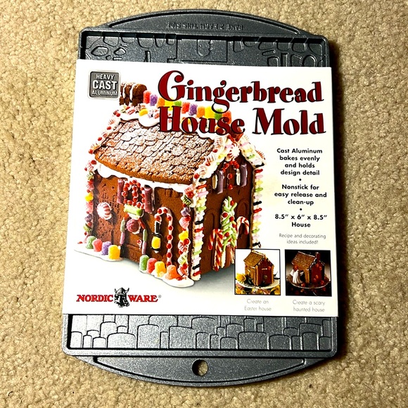 Nordic Ware Gingerbread House Mold - Heavy Cast Aluminum - UNUSED - Picture 1 of 1
